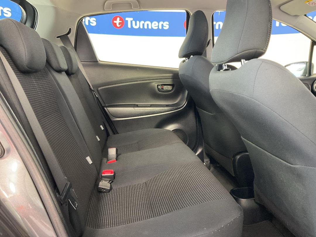 Photo '20' of Toyota Yaris