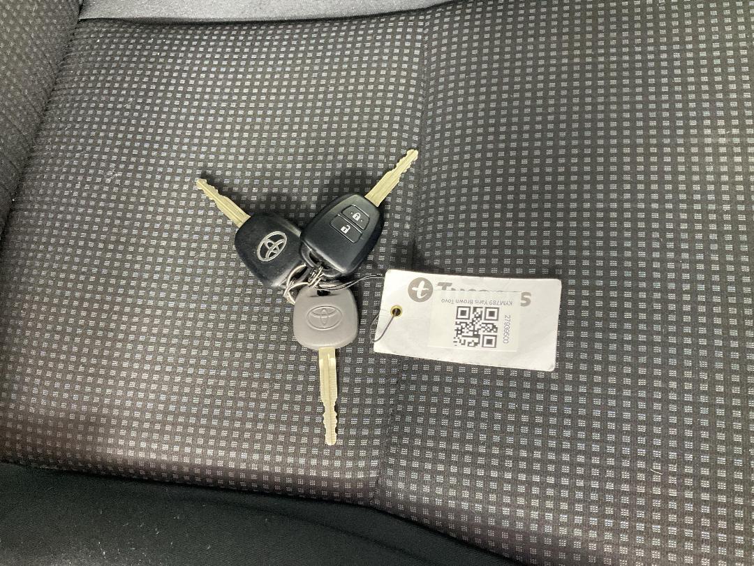 Photo '22' of Toyota Yaris