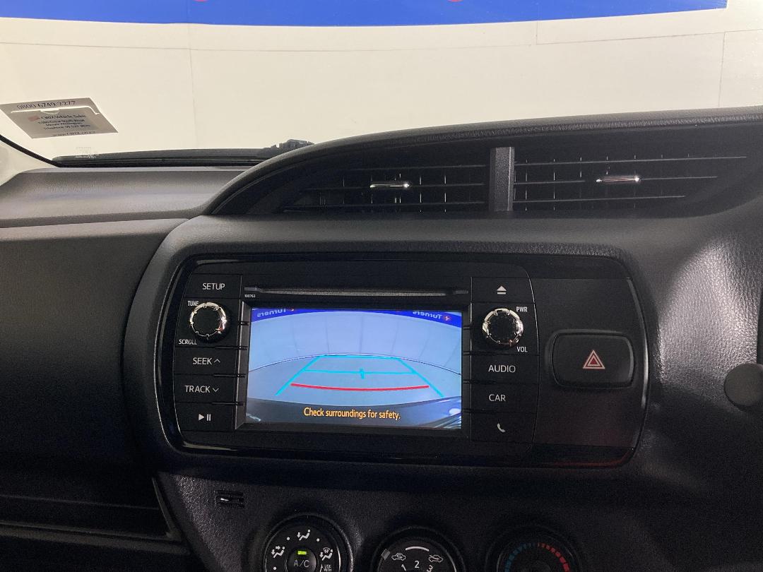 Photo '32' of Toyota Yaris