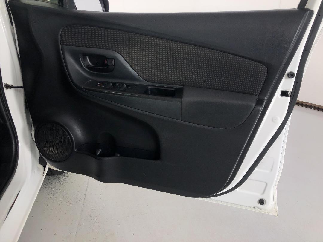 Photo '15' of Toyota Yaris Photo '15' of Toyota Yaris