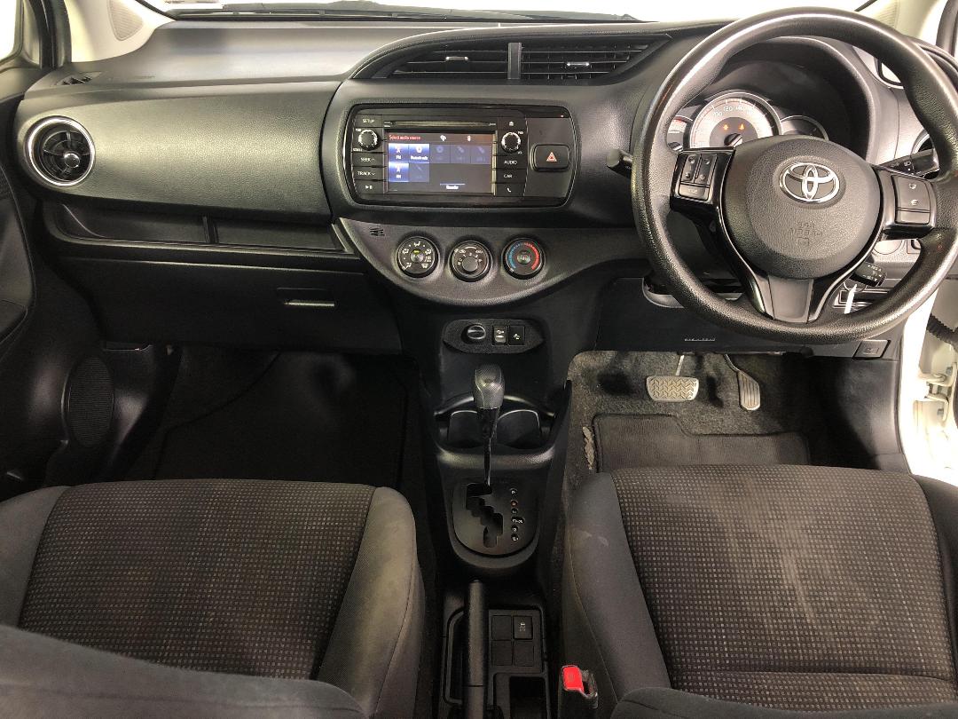 Photo '17' of Toyota Yaris Photo '17' of Toyota Yaris