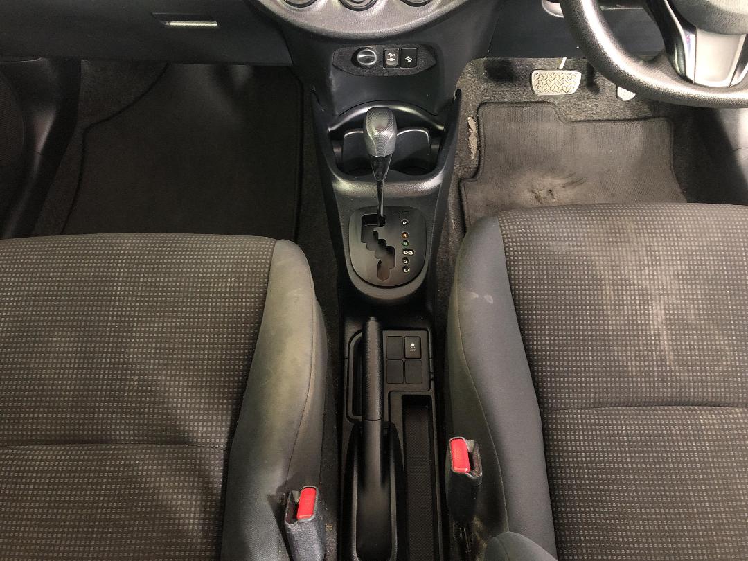 Photo '18' of Toyota Yaris Photo '18' of Toyota Yaris