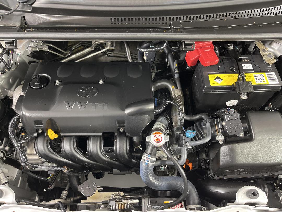 Photo '13' of Toyota Yaris