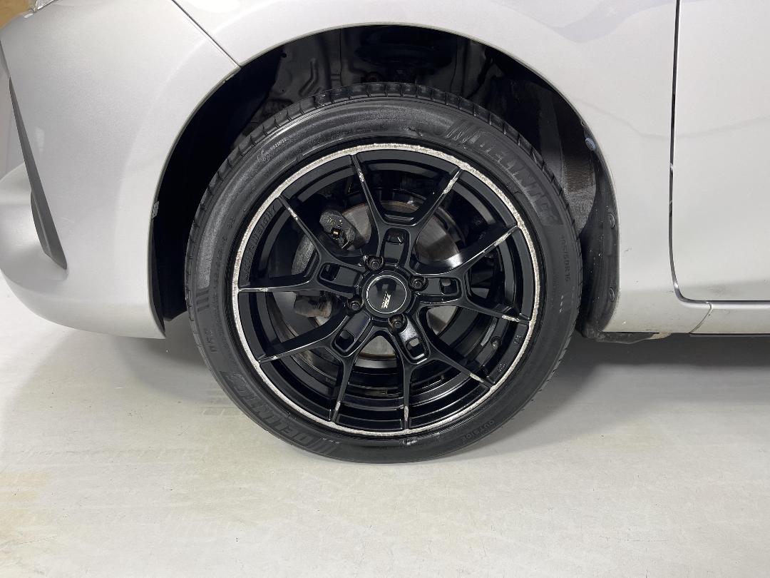 Photo '10' of Toyota Yaris