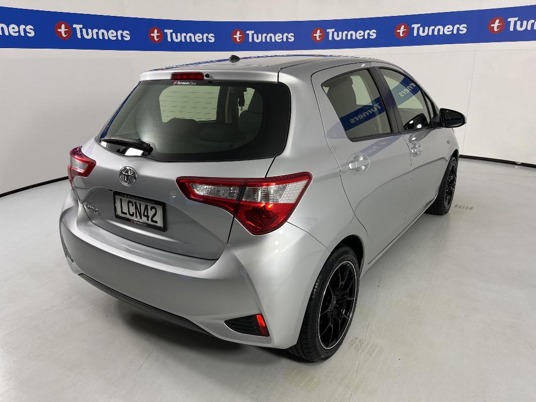 Photo '7' of Toyota Yaris