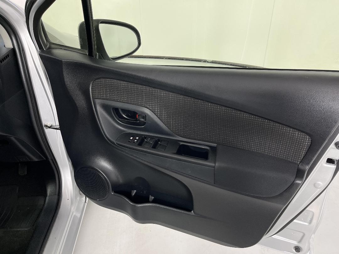 Photo '15' of Toyota Yaris