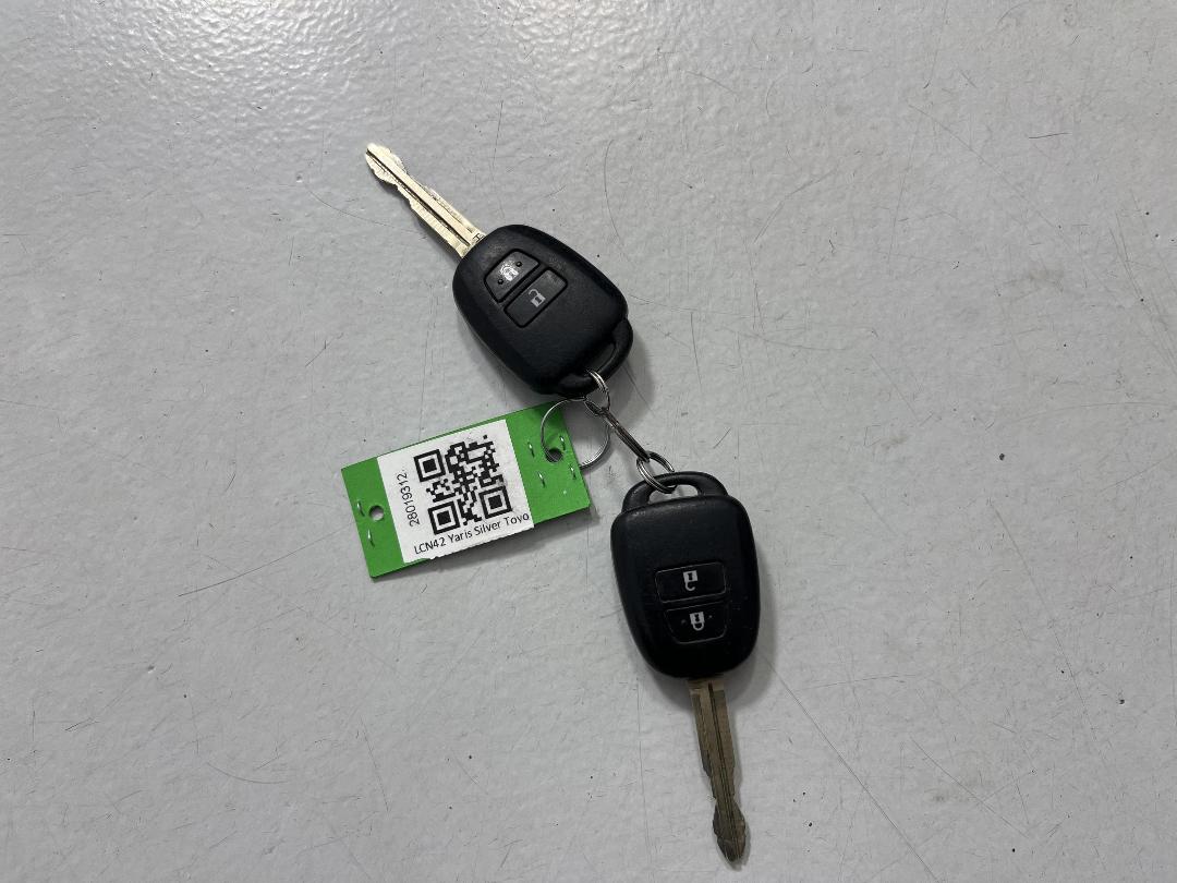 Photo '22' of Toyota Yaris