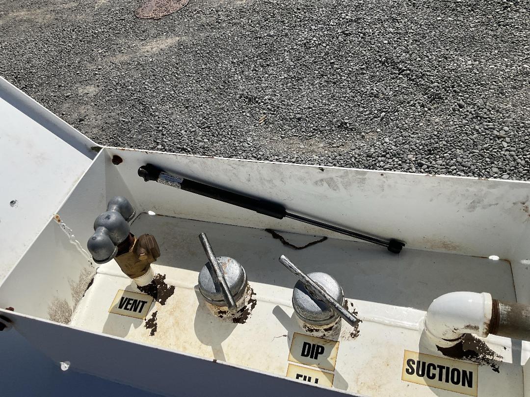 Photo '11' of Trailer Nymic Tanker - Single Photo '11' of Trailer Nymic Tanker - Single