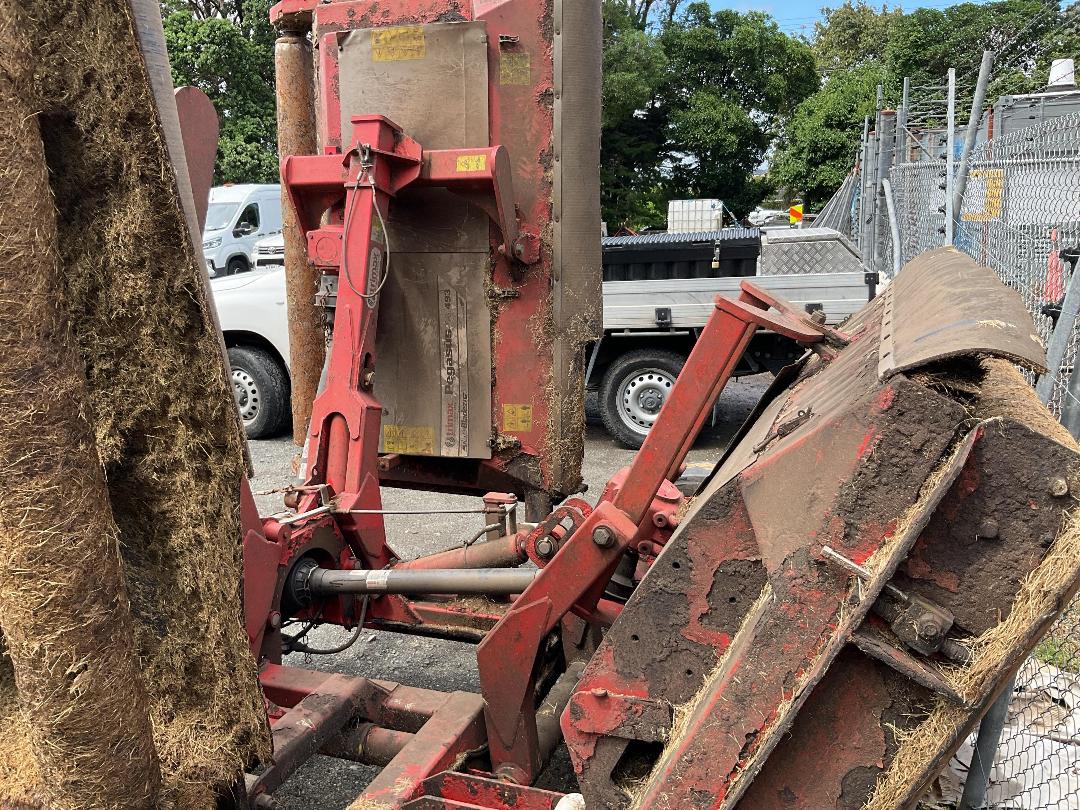 Photo '7' of Trimax Pegasus 493 Attachment Mower