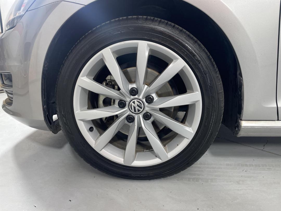 Photo '10' of Volkswagen Golf