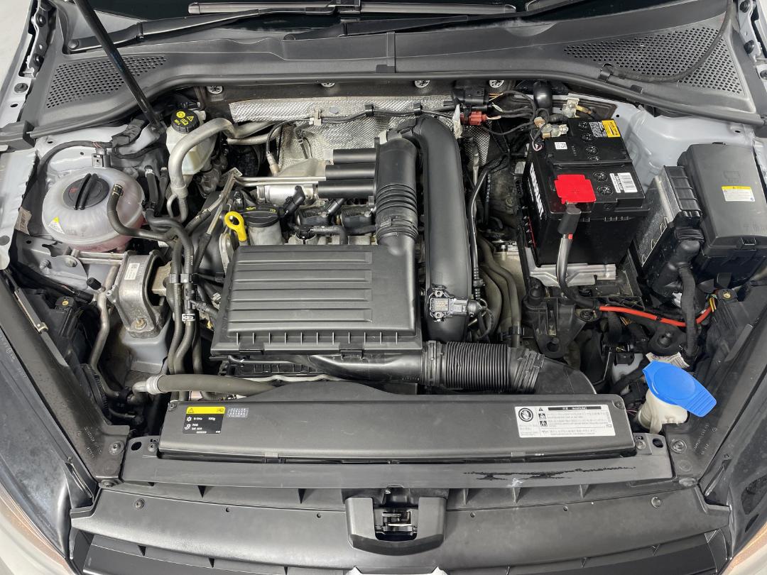 Photo '13' of Volkswagen Golf