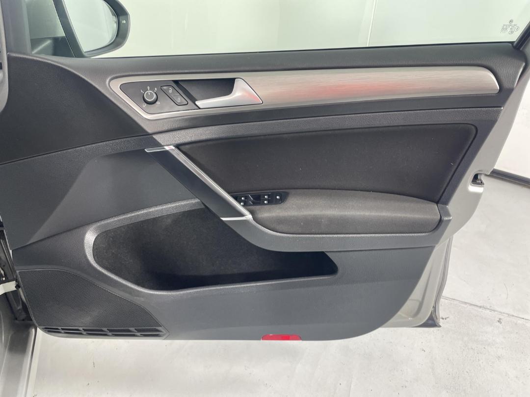 Photo '15' of Volkswagen Golf