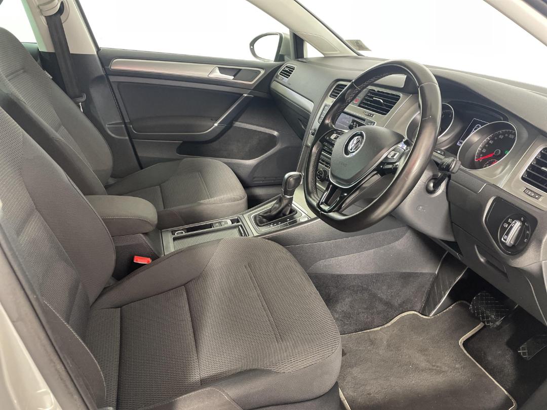 Photo '16' of Volkswagen Golf