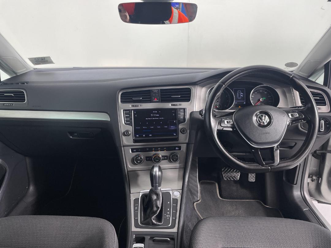 Photo '17' of Volkswagen Golf