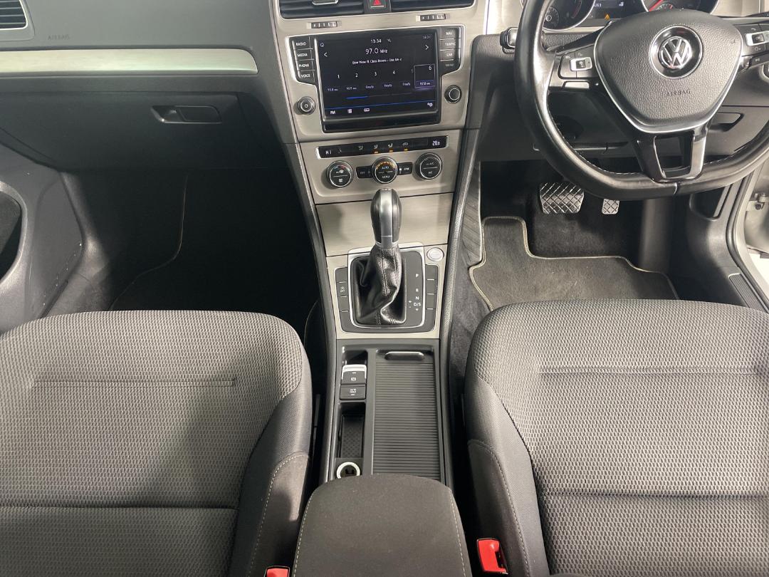 Photo '18' of Volkswagen Golf