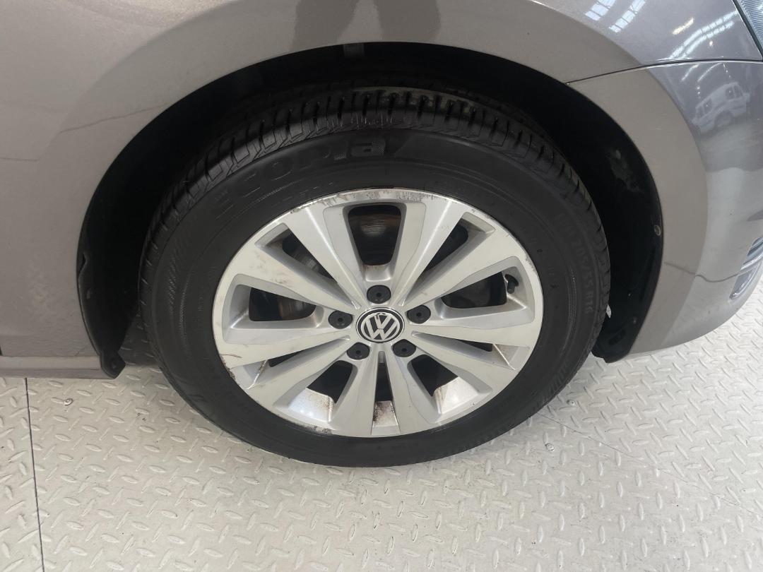 Photo '9' of Volkswagen Golf