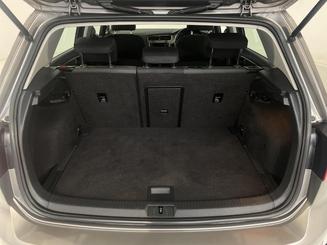 Photo '14' of Volkswagen Golf