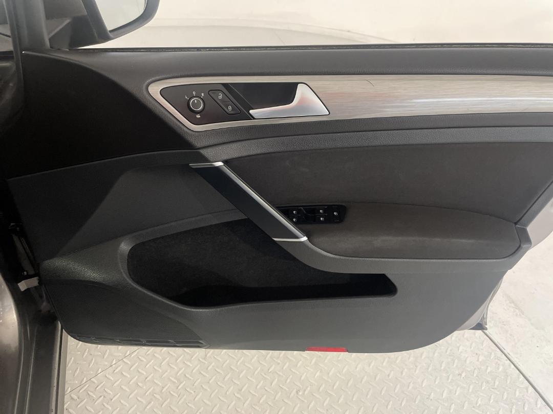 Photo '15' of Volkswagen Golf