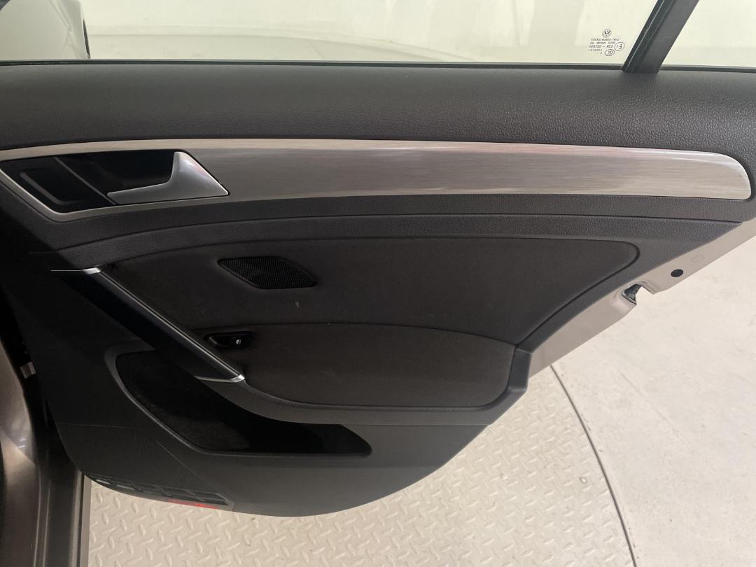 Photo '19' of Volkswagen Golf