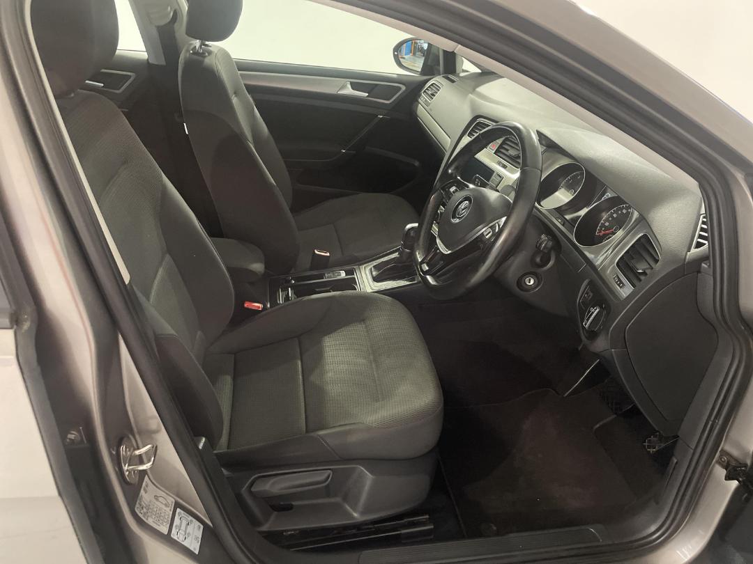 Photo '16' of Volkswagen Golf