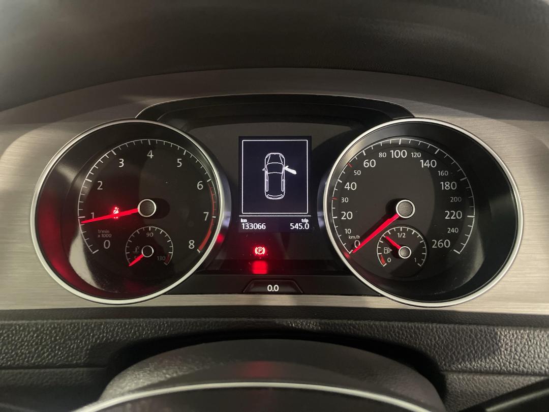 Photo '21' of Volkswagen Golf