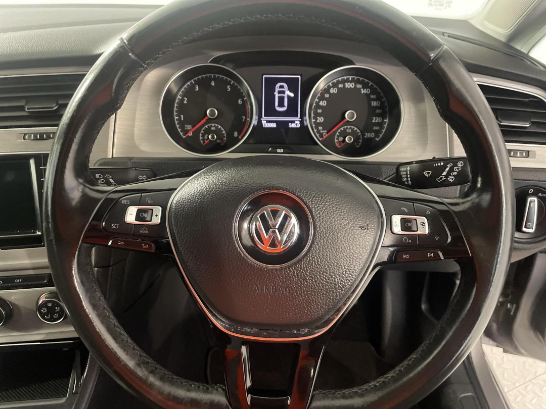 Photo '28' of Volkswagen Golf