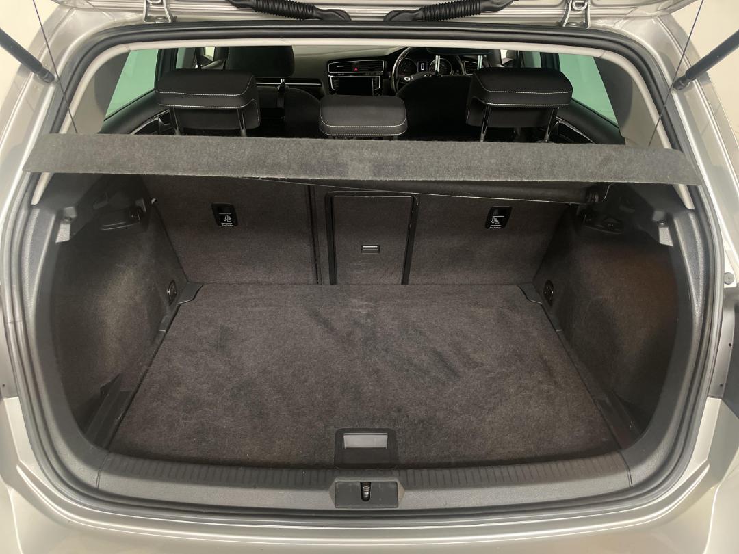 Photo '14' of Volkswagen Golf Photo '14' of Volkswagen Golf