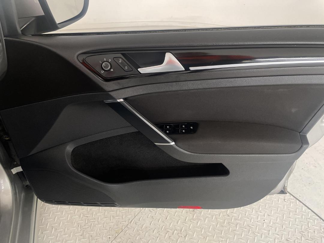 Photo '15' of Volkswagen Golf Photo '15' of Volkswagen Golf