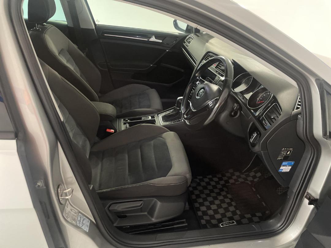 Photo '16' of Volkswagen Golf Photo '16' of Volkswagen Golf