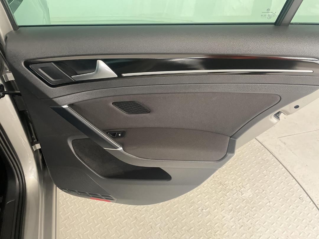 Photo '19' of Volkswagen Golf Photo '19' of Volkswagen Golf