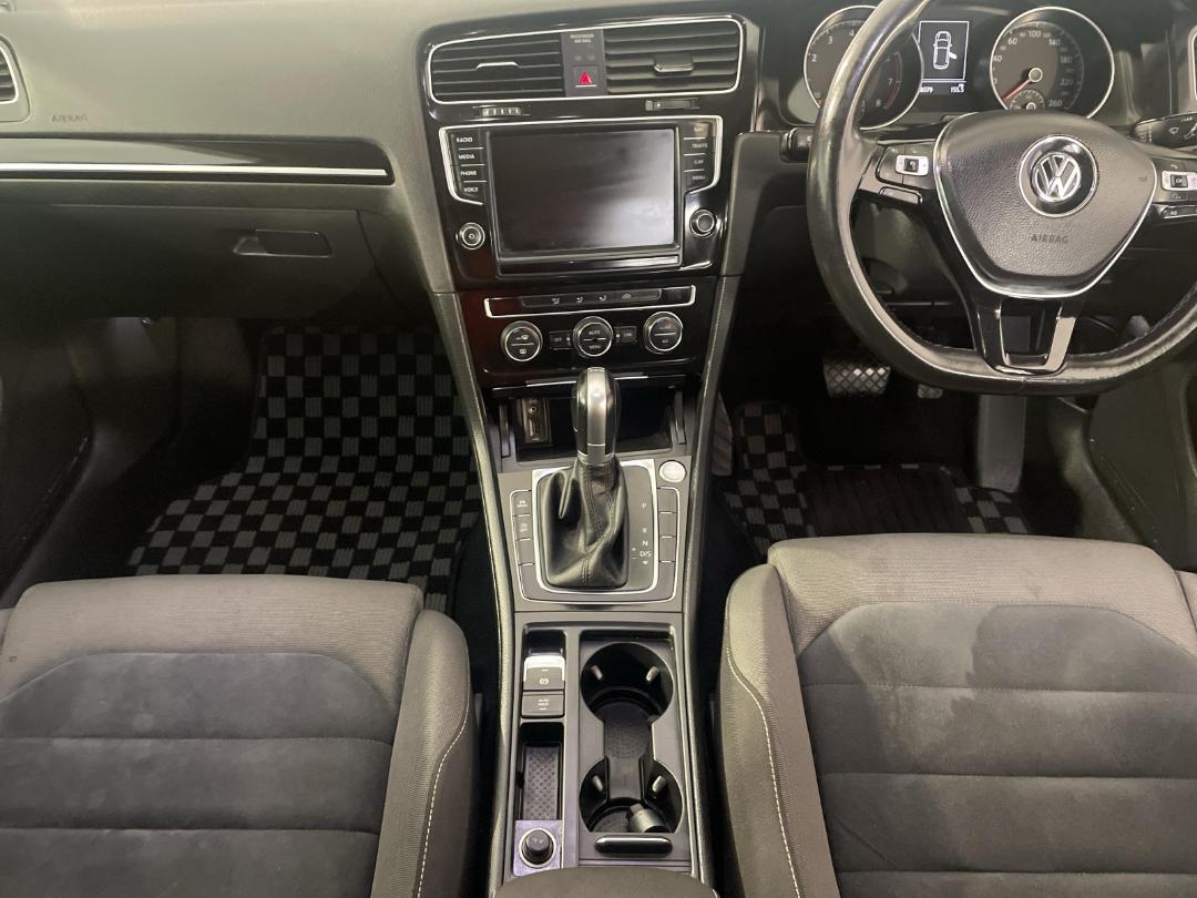 Photo '18' of Volkswagen Golf Photo '18' of Volkswagen Golf