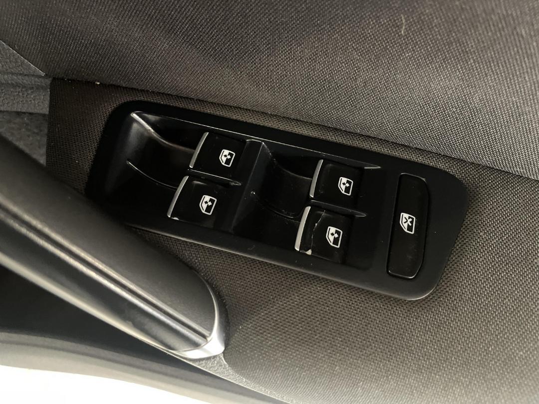 Photo '24' of Volkswagen Golf Photo '24' of Volkswagen Golf