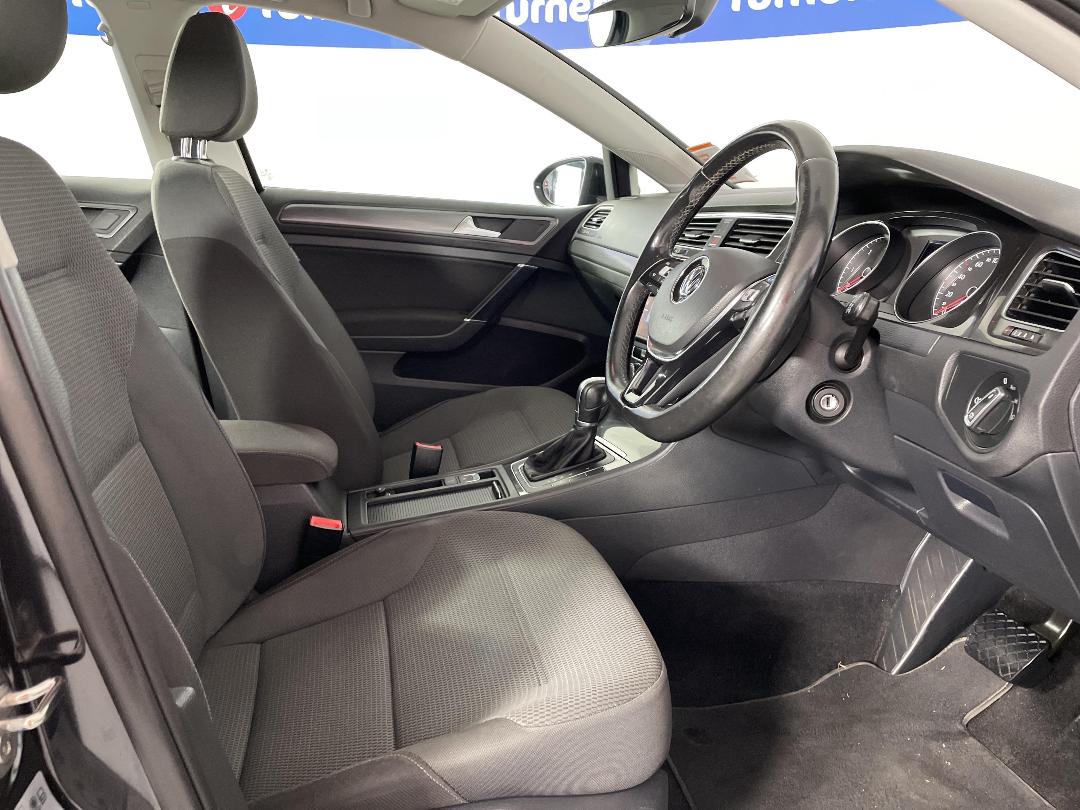 Photo '16' of Volkswagen Golf Photo '16' of Volkswagen Golf