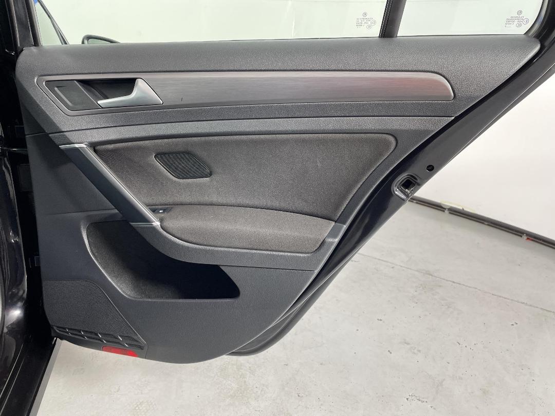 Photo '19' of Volkswagen Golf Photo '19' of Volkswagen Golf