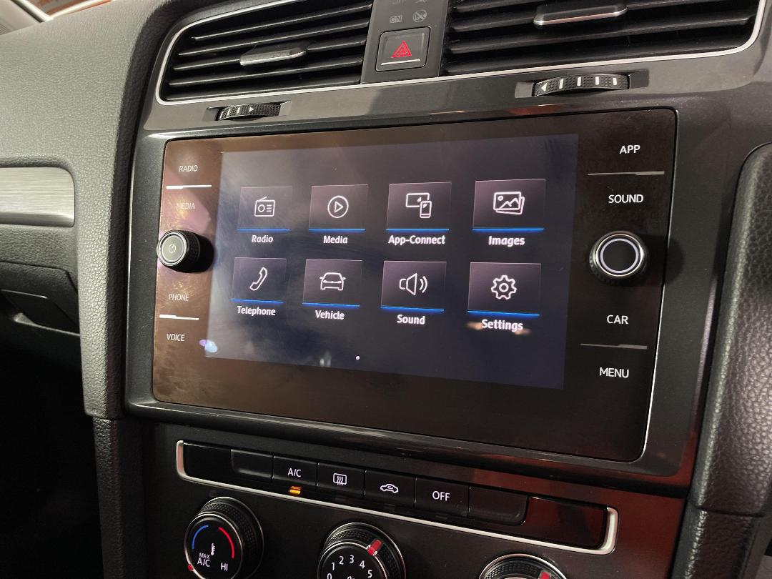 Photo '28' of Volkswagen Golf Photo '28' of Volkswagen Golf