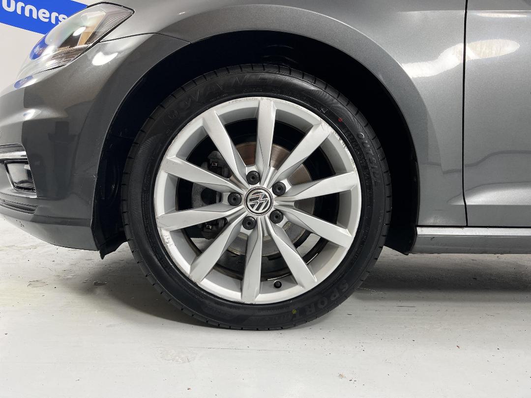 Photo '10' of Volkswagen Golf