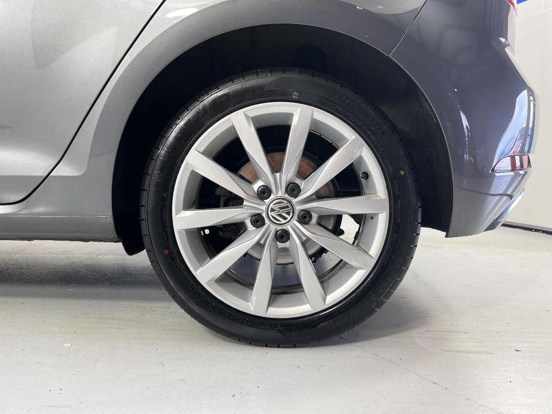 Photo '11' of Volkswagen Golf