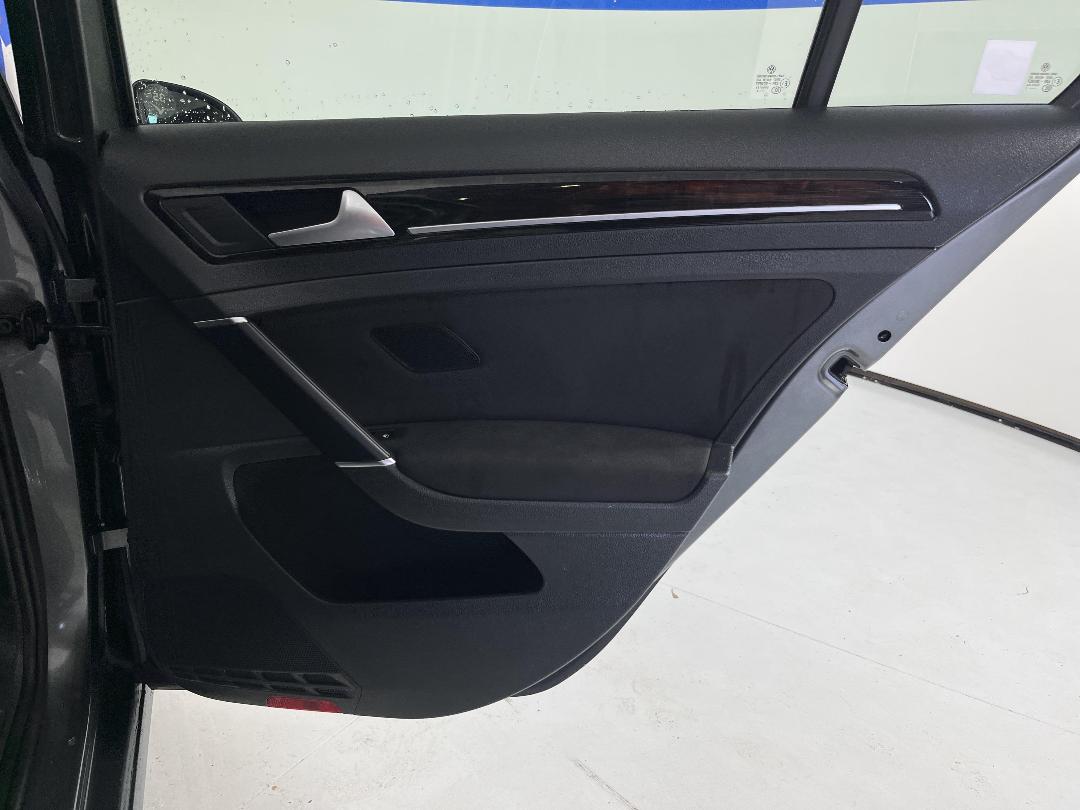 Photo '19' of Volkswagen Golf