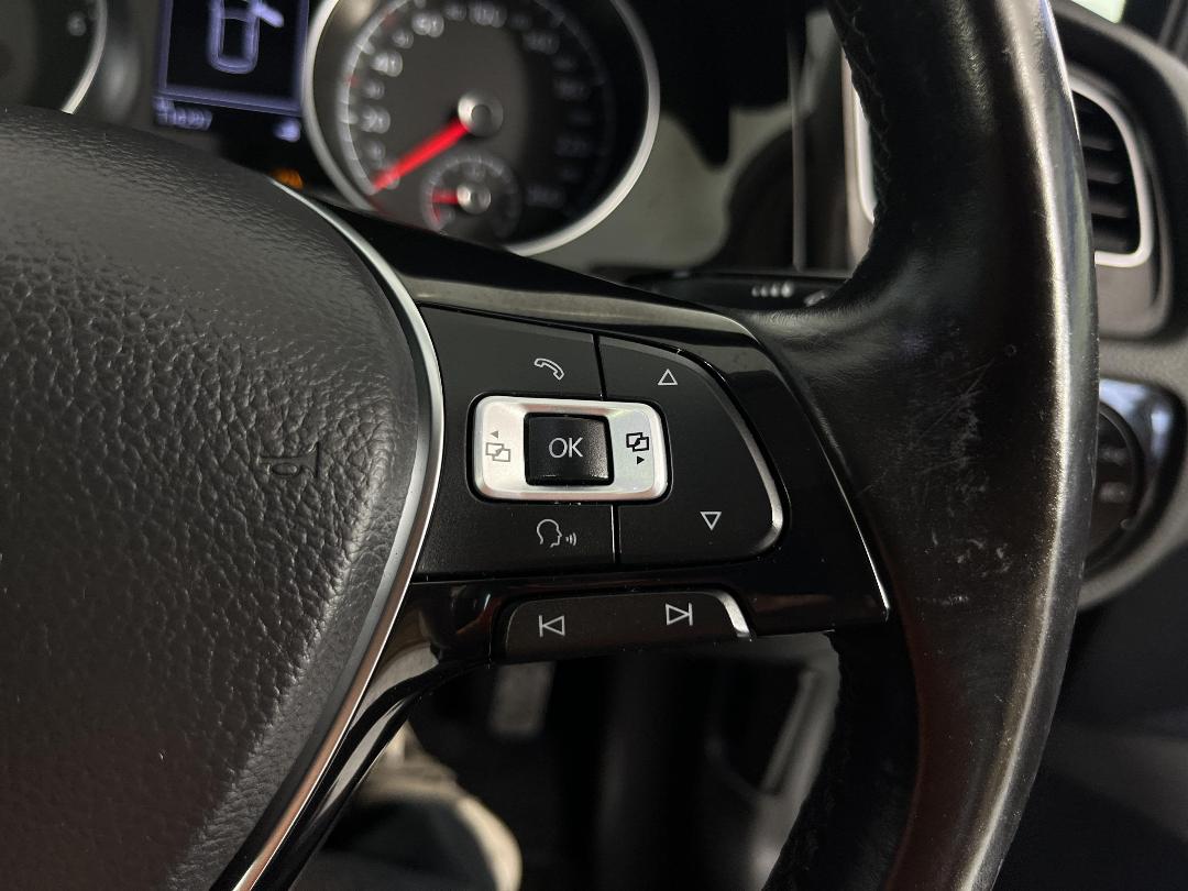 Photo '23' of Volkswagen Golf