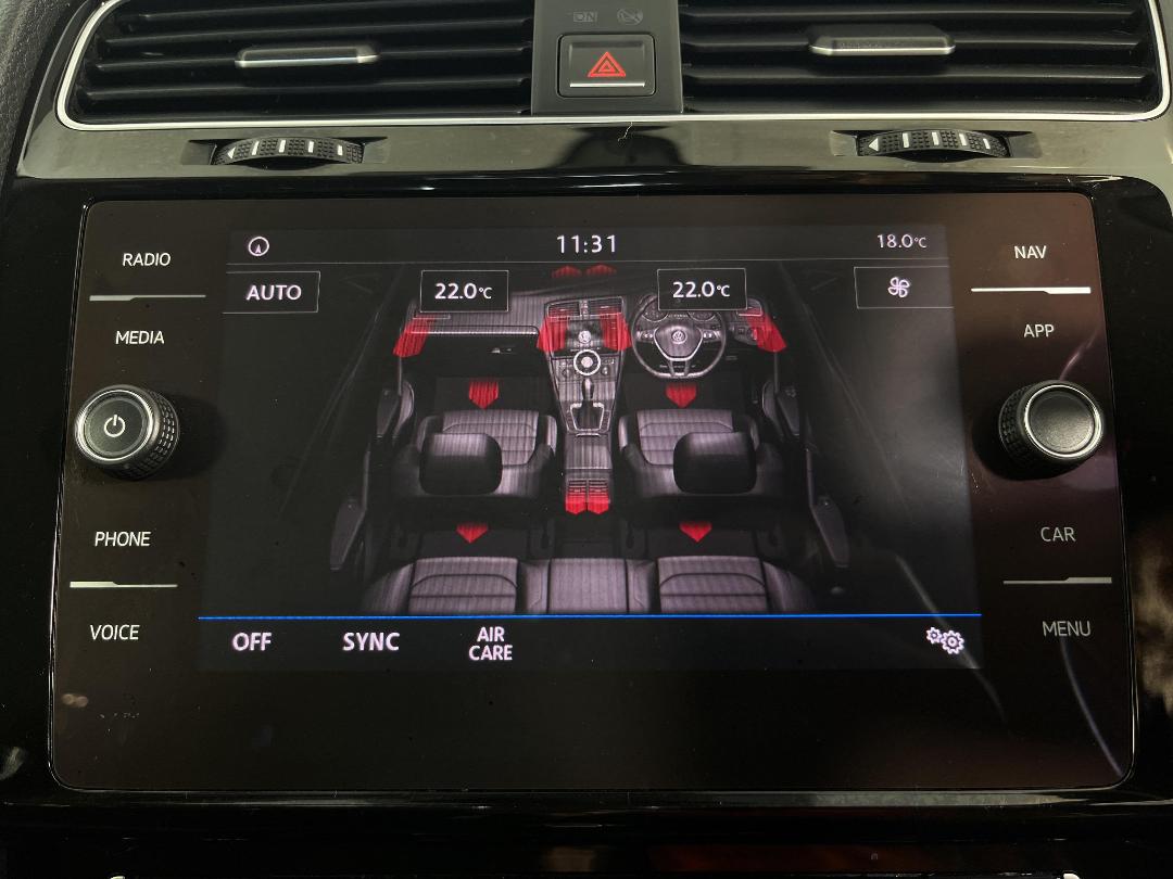 Photo '28' of Volkswagen Golf