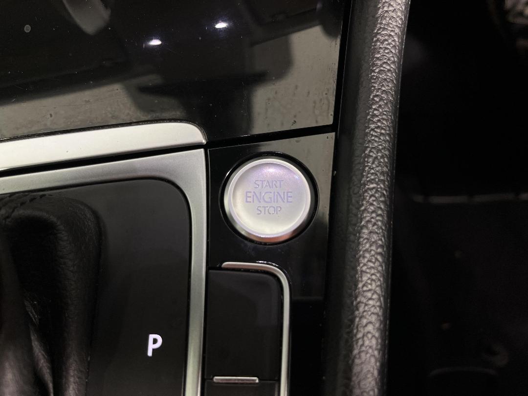 Photo '32' of Volkswagen Golf