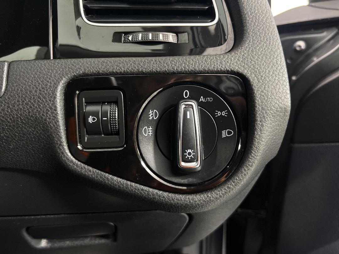 Photo '34' of Volkswagen Golf