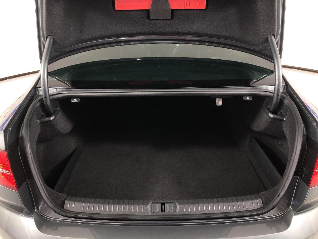 Photo '14' of Volkswagen Passat Photo '14' of Volkswagen Passat