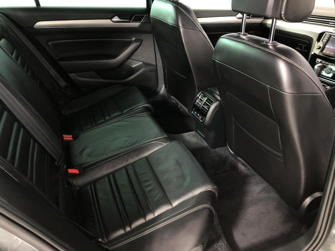 Photo '20' of Volkswagen Passat Photo '20' of Volkswagen Passat