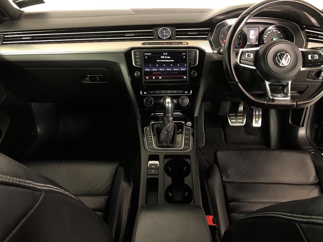 Photo '17' of Volkswagen Passat Photo '17' of Volkswagen Passat