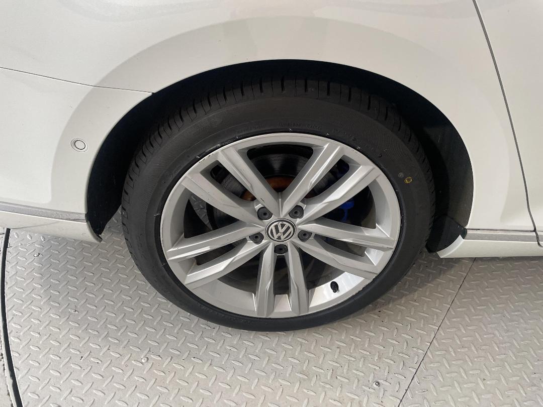 Photo '12' of Volkswagen Passat