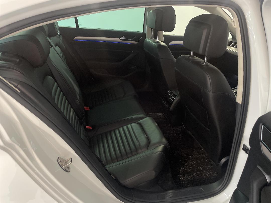 Photo '20' of Volkswagen Passat