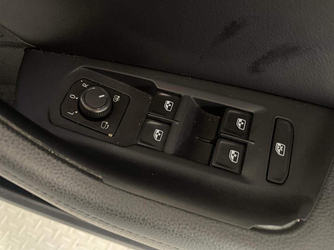 Photo '24' of Volkswagen Passat