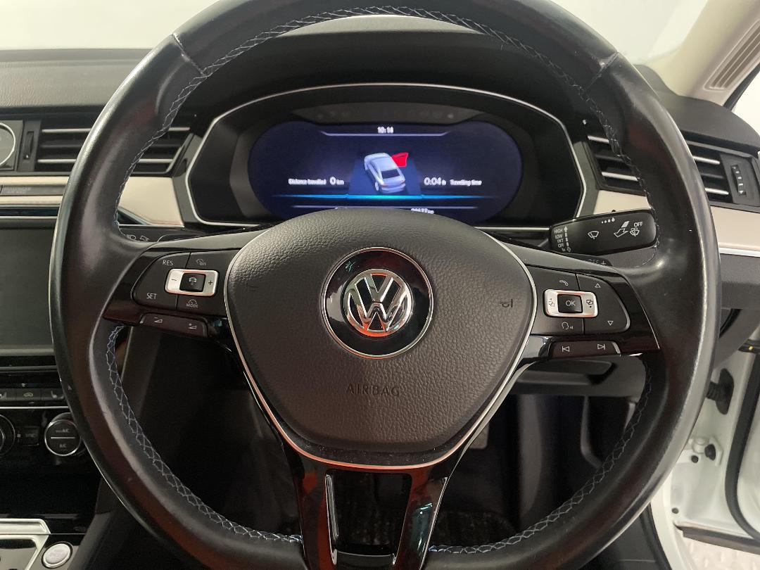 Photo '28' of Volkswagen Passat