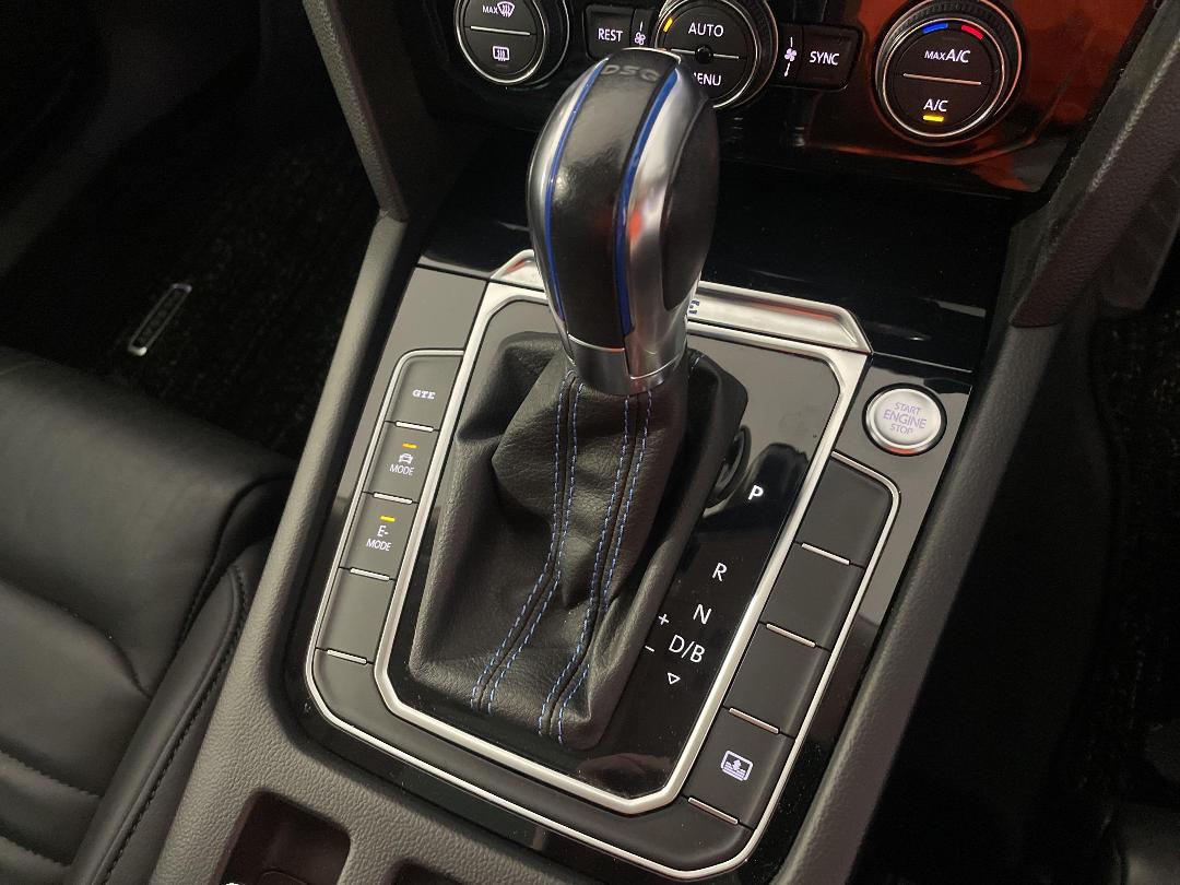 Photo '32' of Volkswagen Passat